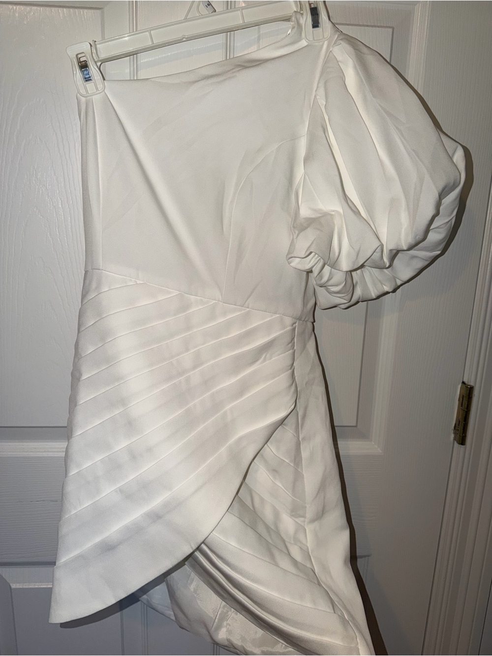 DO+BE White One-Shoulder Puff Sleeve Mini Dress